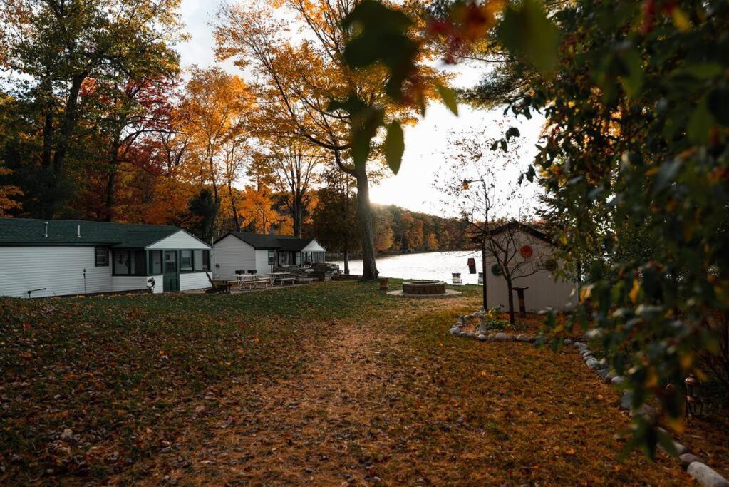 Big Blue Lake Cottages, Llc - Cottage #5 Holton Zewnętrze zdjęcie