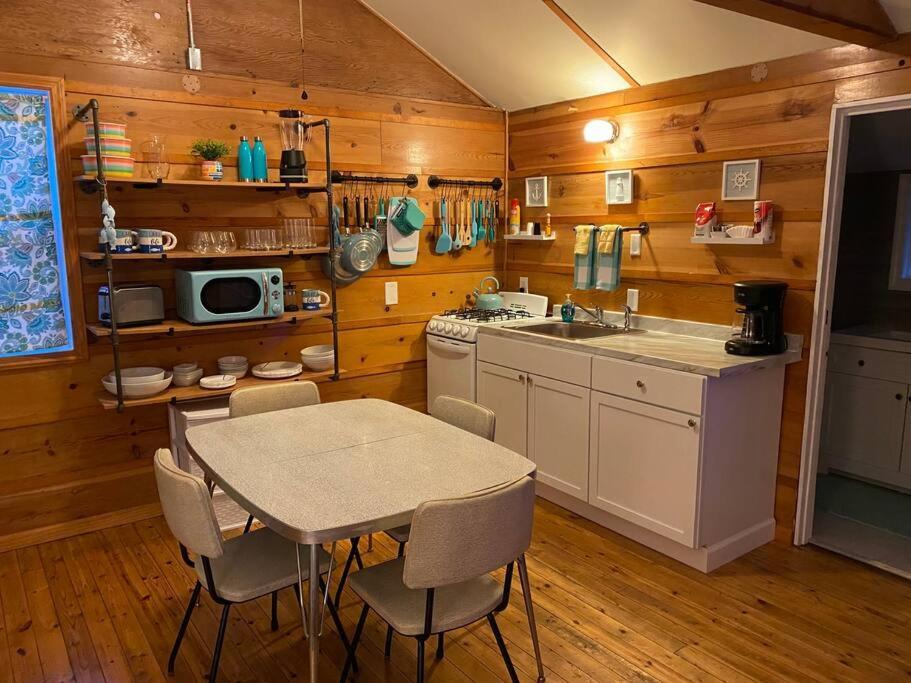 Big Blue Lake Cottages, Llc - Cottage #5 Holton Zewnętrze zdjęcie