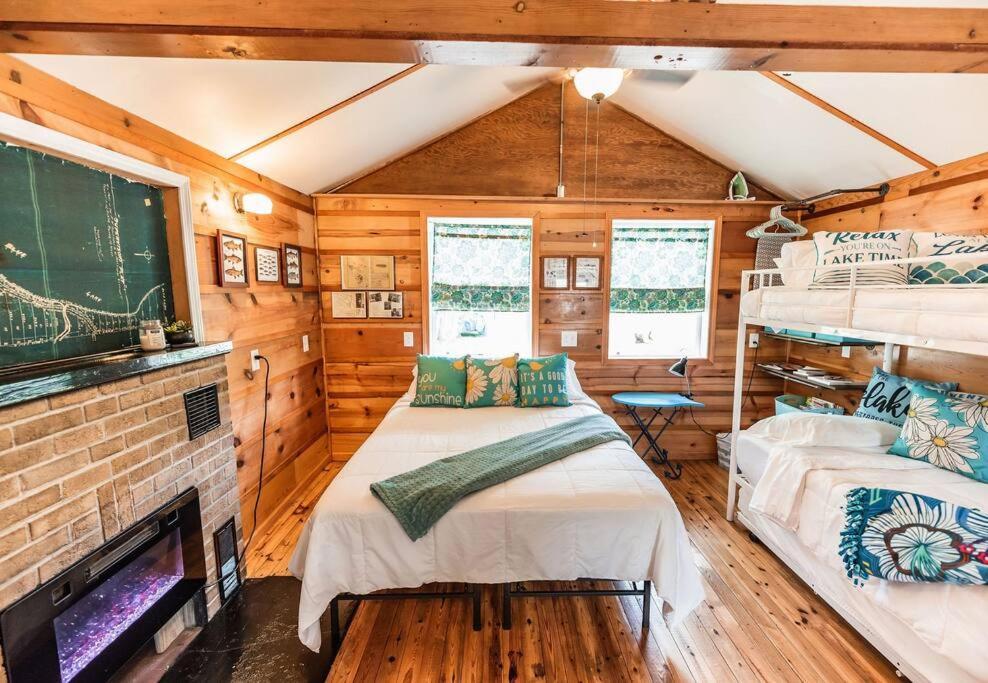 Big Blue Lake Cottages, Llc - Cottage #5 Holton Zewnętrze zdjęcie