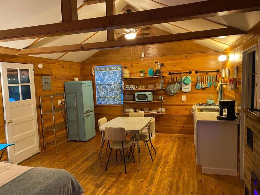 Big Blue Lake Cottages, Llc - Cottage #5 Holton Zewnętrze zdjęcie